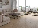QYMH79BI57266_BAVARO_5_G_AMBIENTE_BAVARO_MIEL_22_5X90_SALON_TERRAZA_SZ8.webp