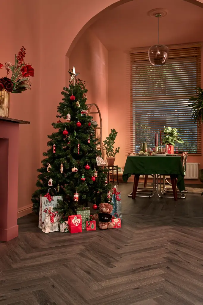 gyant dark brown_lam_v4_504x84_berryalloc_rsh_03.webp