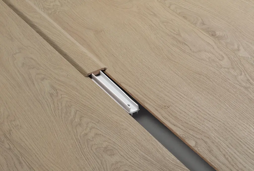 [BERR33561] BerryAlloc Profiel Verbinding lily oak  (2400 mm)